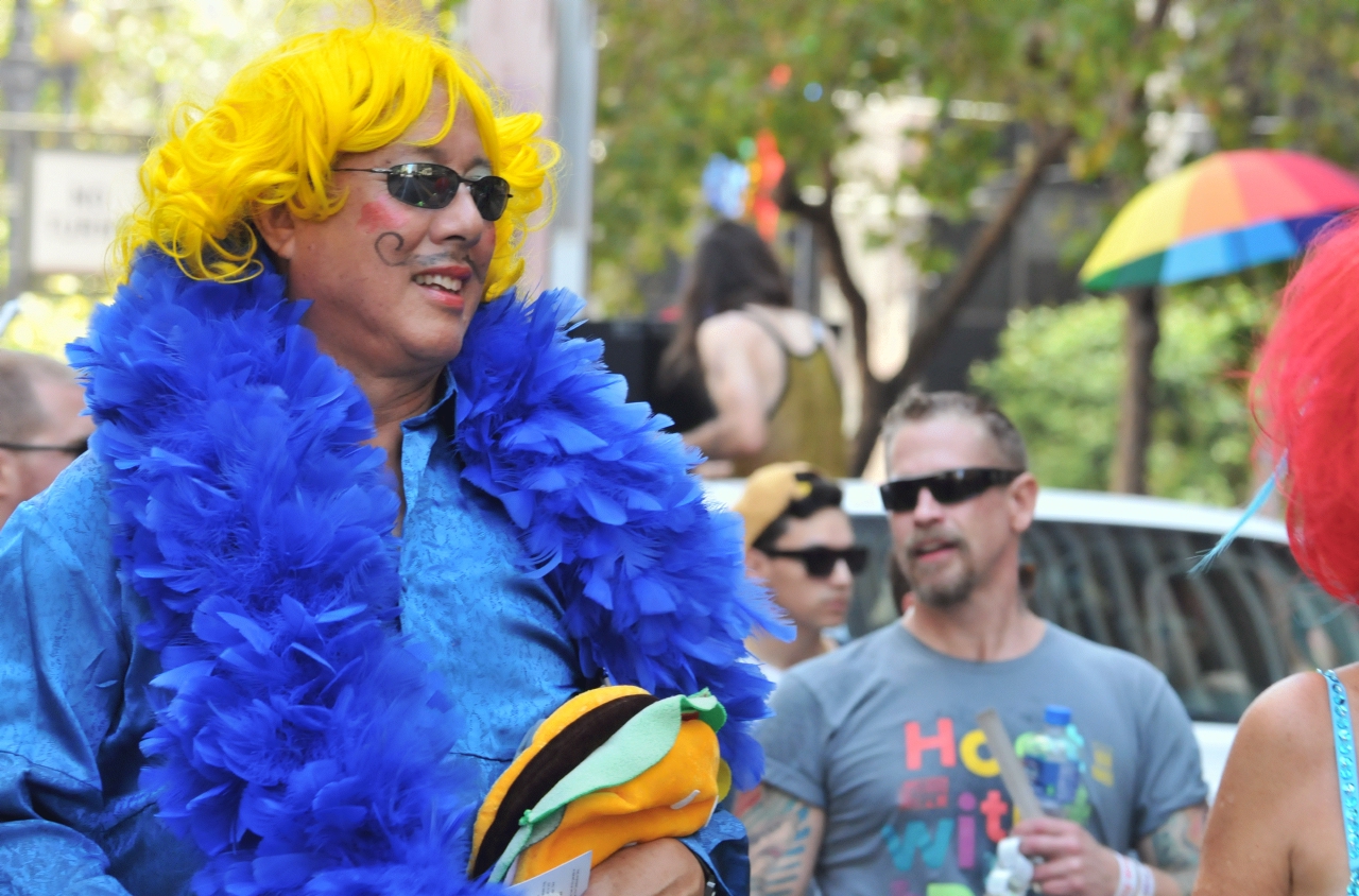 ./San_Francisco_Pride_Parade_20140629_110524_B14_0934.jpg