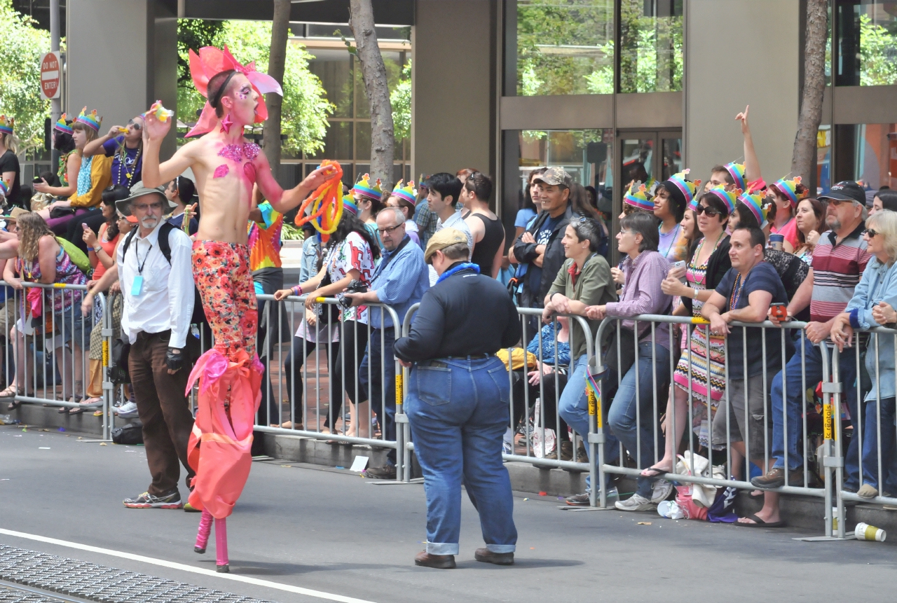 ./San_Francisco_Pride_Parade_20140629_123724_B14_1088.jpg