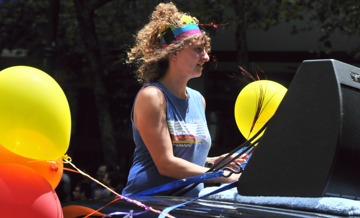 ./San_Francisco_Pride_Parade_20140629_123935_C14_7058.jpg