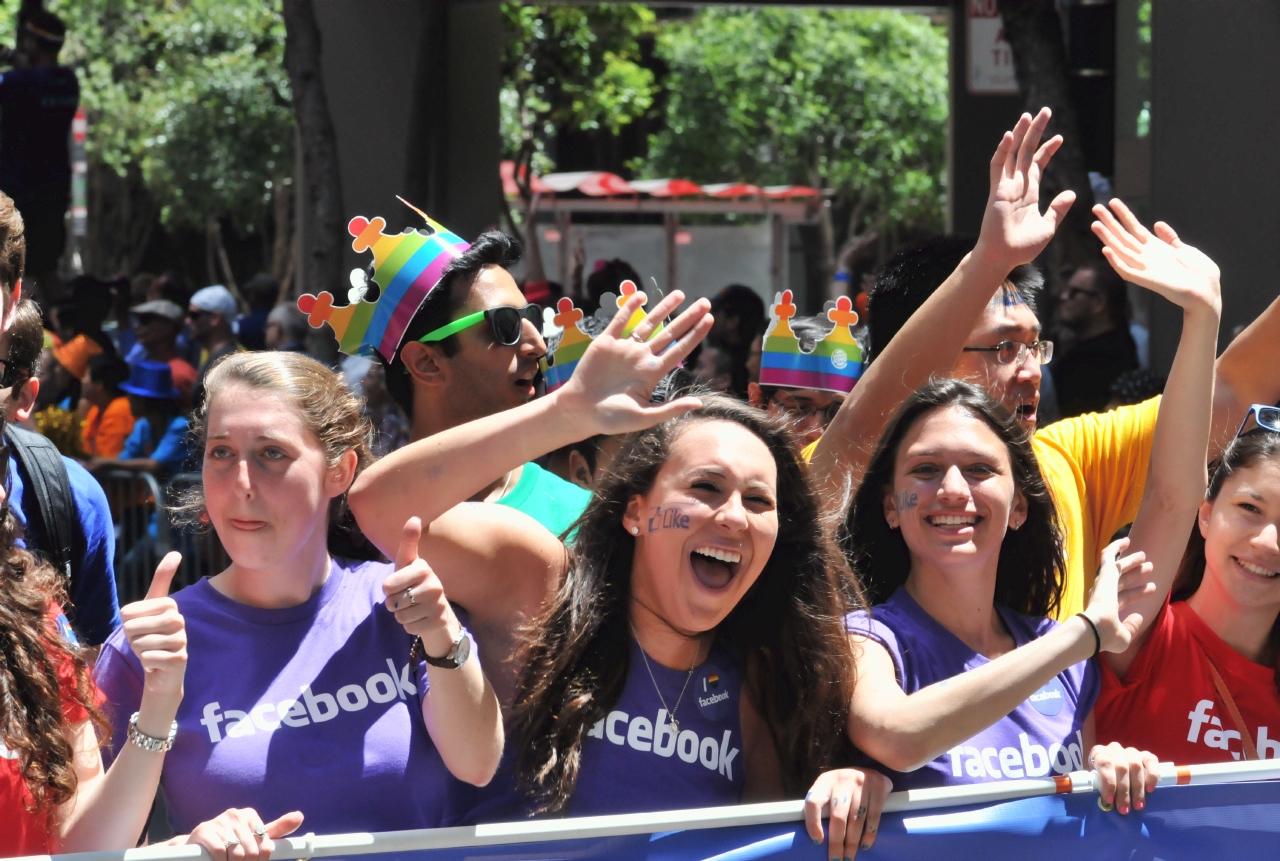 ./San_Francisco_Pride_Parade_20140629_121503_B14_1059.jpg