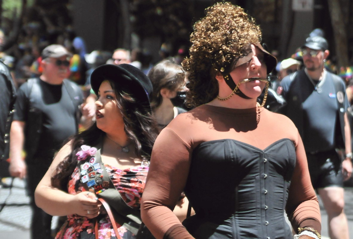 ./San_Francisco_Pride_Parade_20140629_130422_C14_7265.jpg