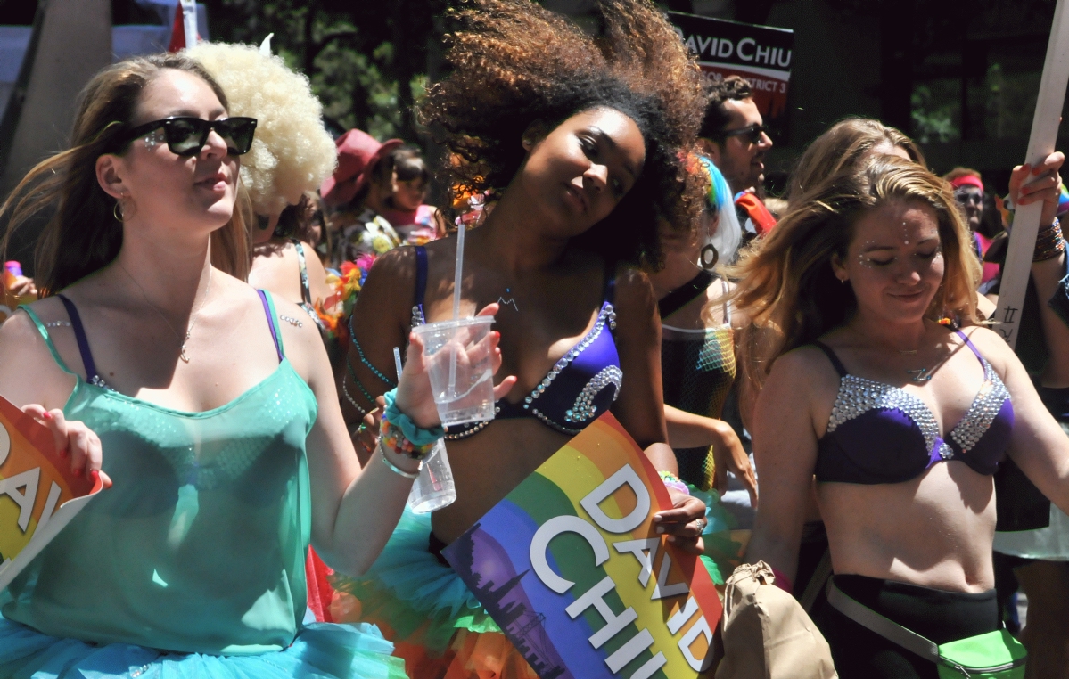 ./San_Francisco_Pride_Parade_20140629_120329_C14_6605.jpg