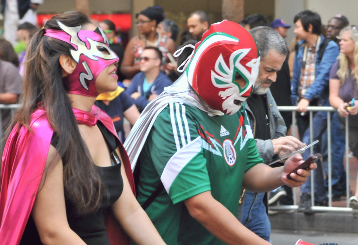 ./San_Francisco_Pride_Parade_20140629_114309_C14_6340.jpg