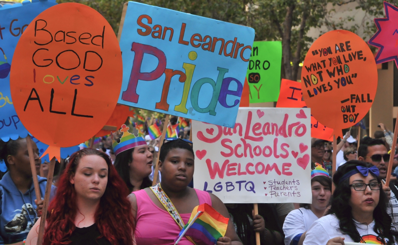 ./San_Francisco_Pride_Parade_20140629_113204_C14_6238.jpg