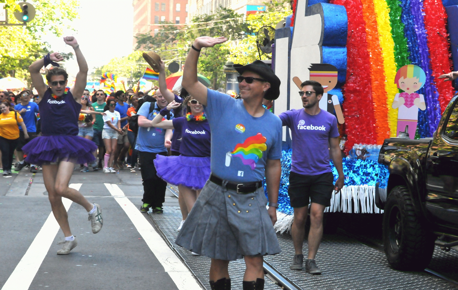 ./San_Francisco_Pride_Parade_20160626_114933_C16_5800.jpg