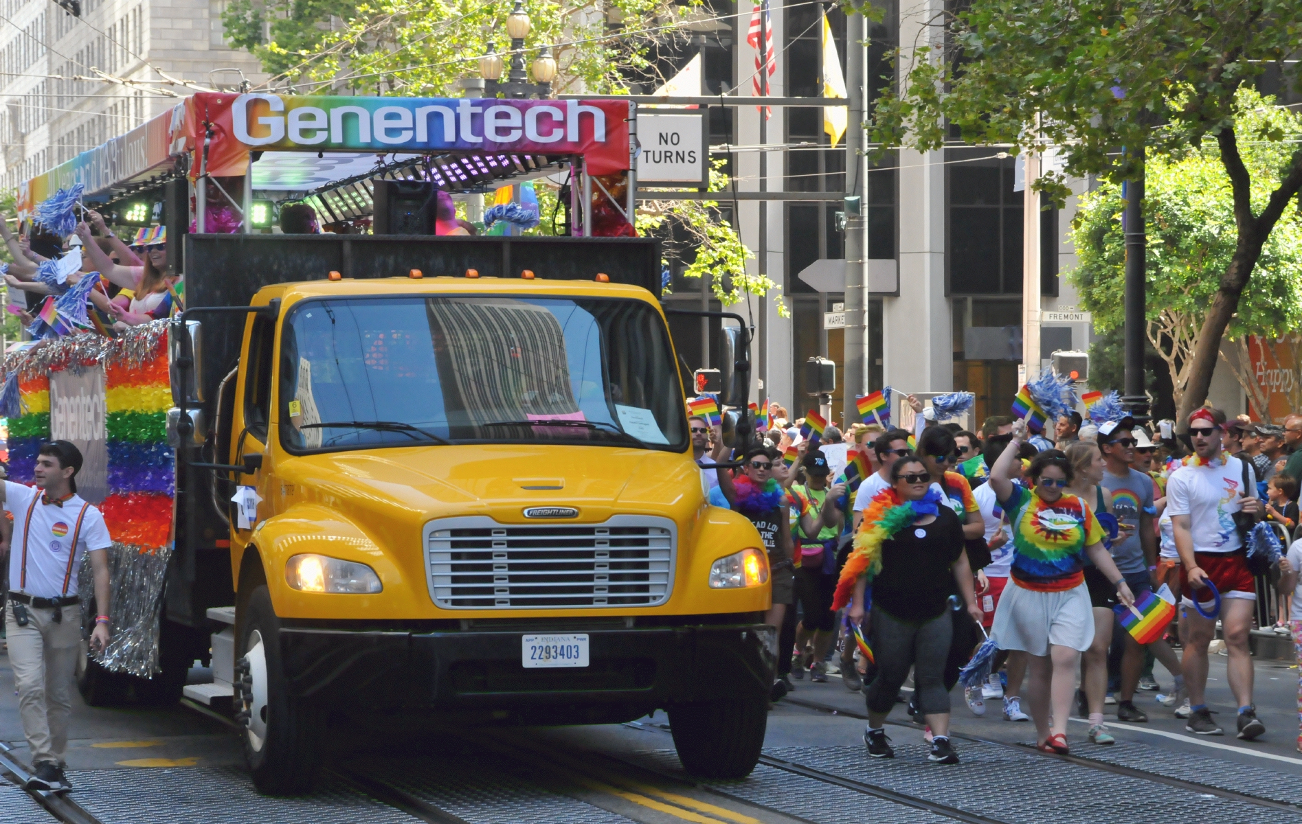 ./San_Francisco_Pride_Parade_20160626_114116_C16_5662.jpg