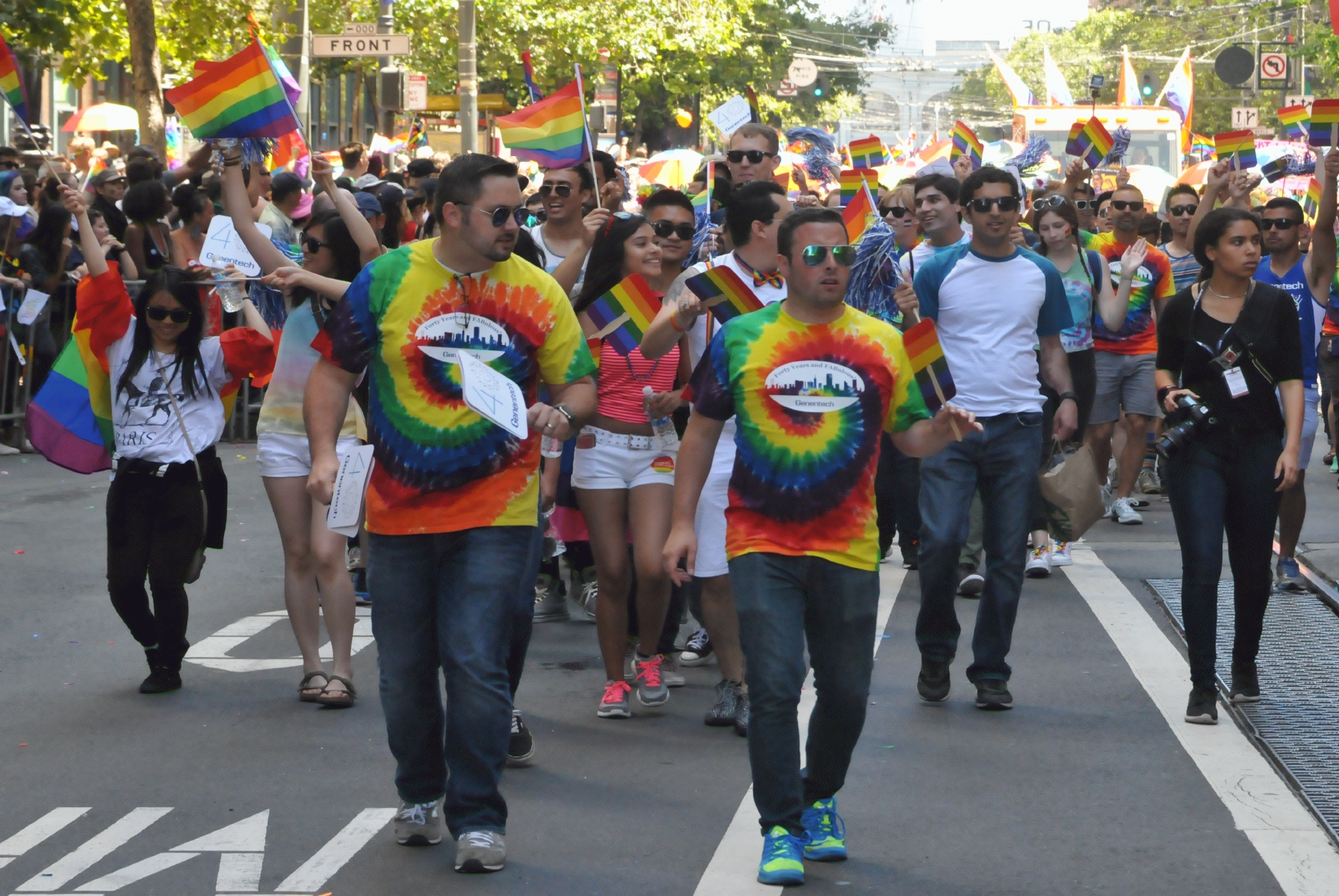 ./San_Francisco_Pride_Parade_20160626_114121_C16_5664.jpg