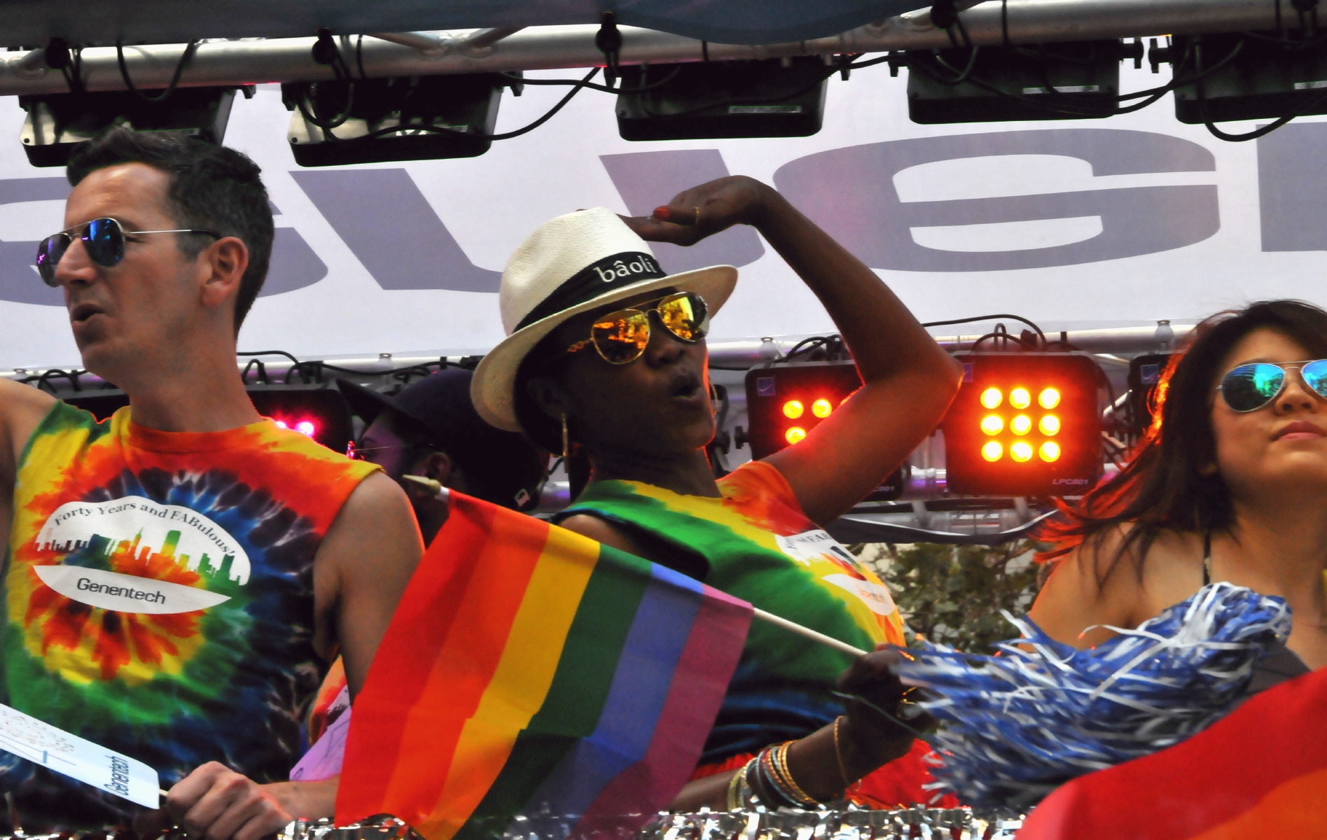 ./San_Francisco_Pride_Parade_20160626_114144_C16_5675.jpg