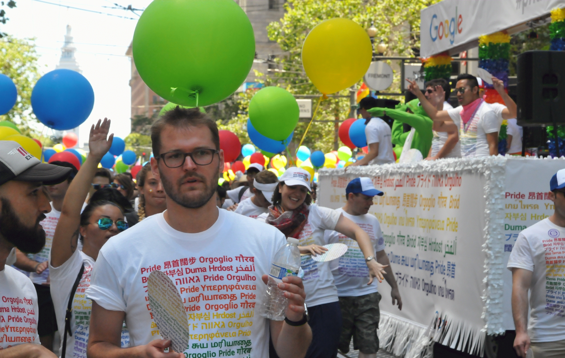 ./San_Francisco_Pride_Parade_20160626_120715_C16_6114.jpg