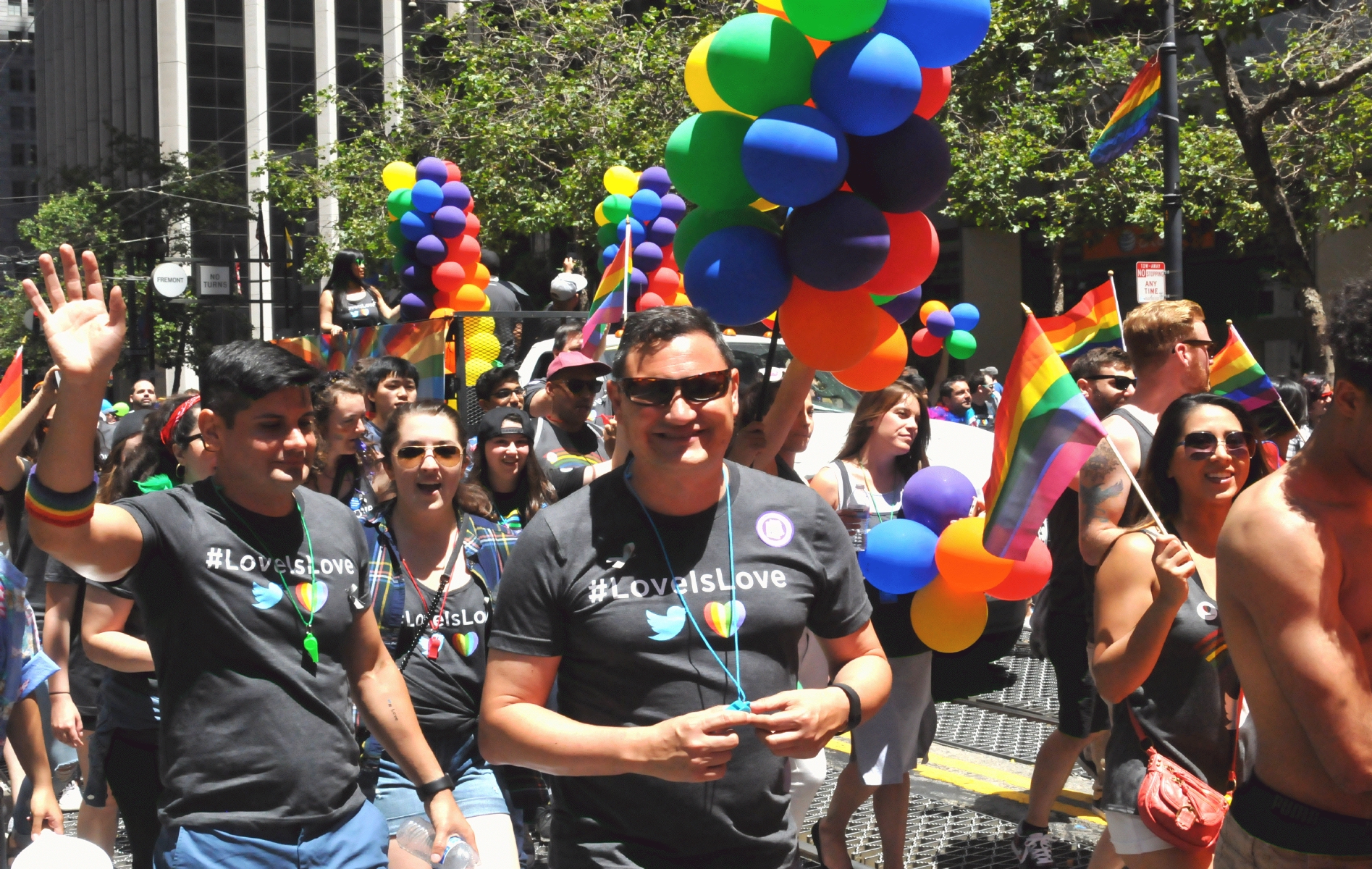 ./San_Francisco_Pride_Parade_20160626_134912_C16_7376.jpg