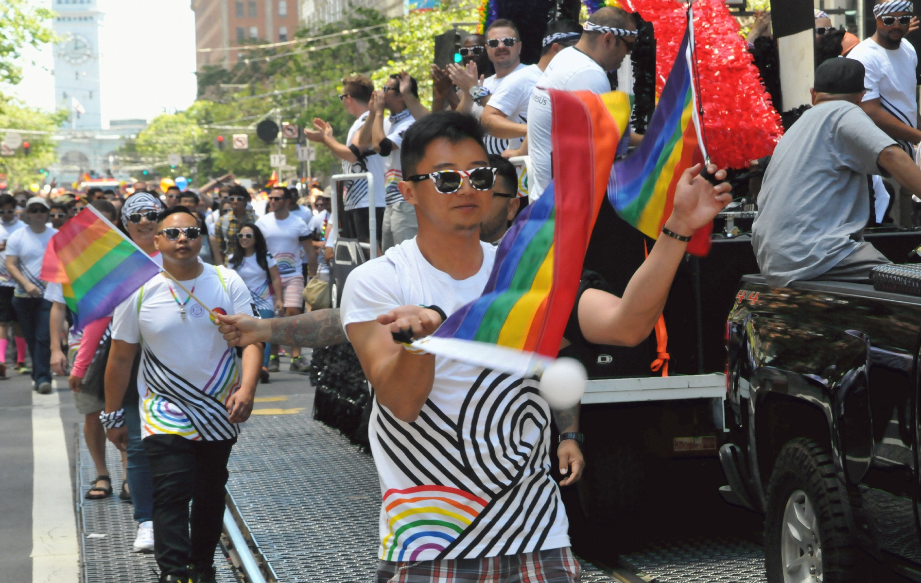 ./San_Francisco_Pride_Parade_20160626_121535_C16_6277.jpg