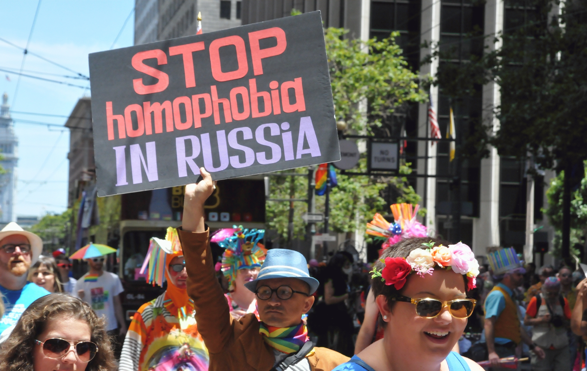 ./San_Francisco_Pride_Parade_20160626_124912_C16_6672.jpg