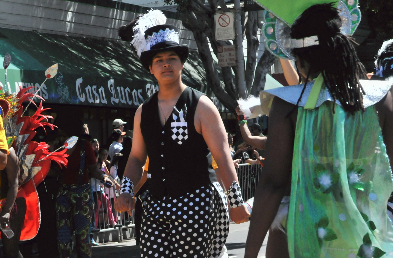 ./San_Francisco_Carnaval_Parade_20140525_104612_C14_4563.jpg