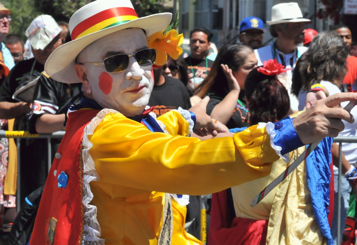 ./San_Francisco_Carnival_Parade_20140525_115023_B14_0717.jpg