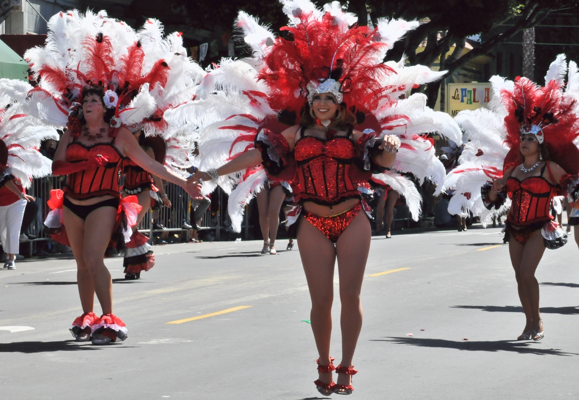 ./San_Francisco_Carnaval_Parade_20140525_104042_B14_0417.jpg