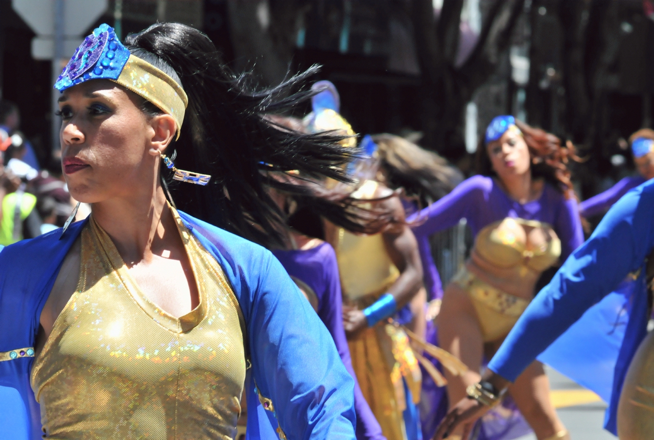 ./San_Francisco_Carnival_Parade_20140525_123358_B14_0811.jpg