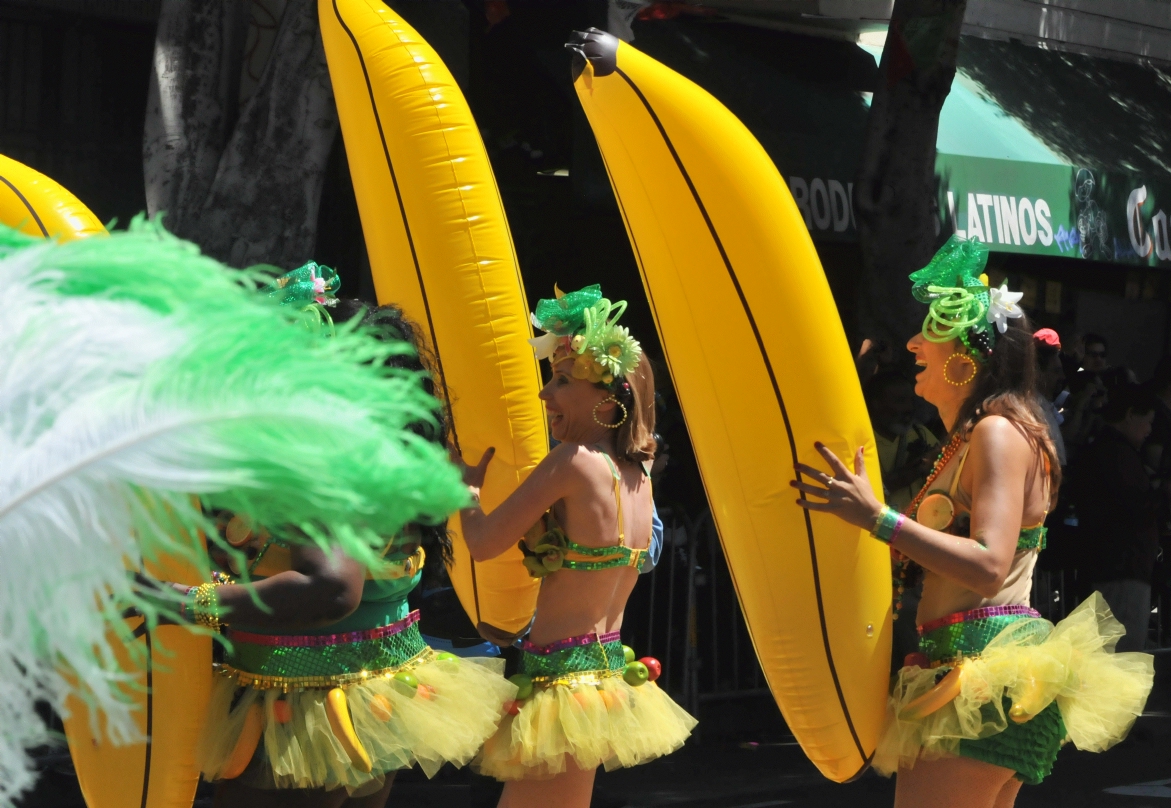 ./San_Francisco_Carnival_Parade_20140525_114235_C14_4914.jpg