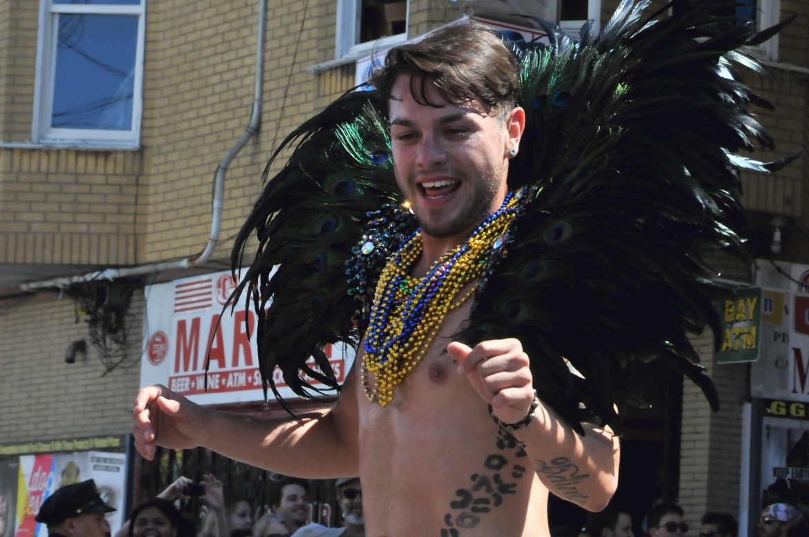 ./San_Francisco_Carnaval_Parade_20140525_104334_C14_4519.jpg