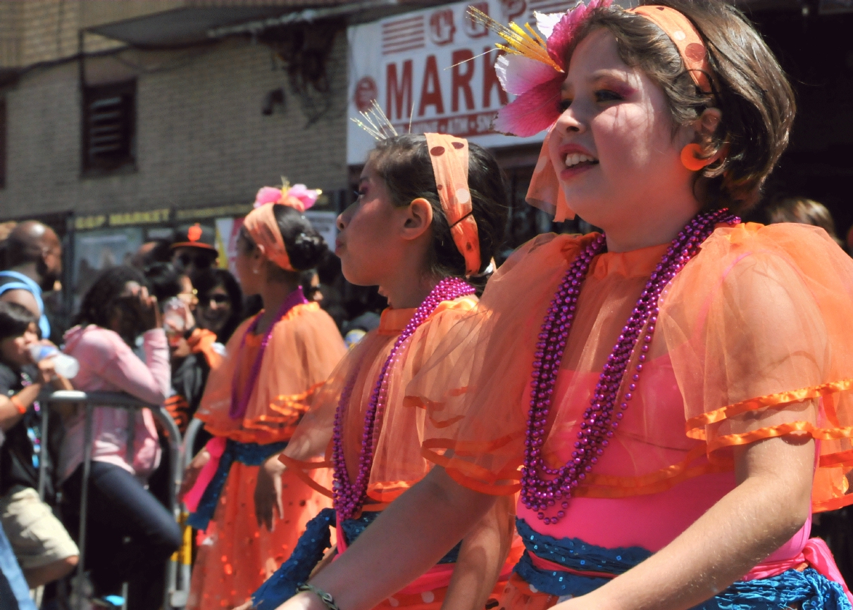 ./San_Francisco_Carnival_Parade_20140525_113136_C14_4888.jpg