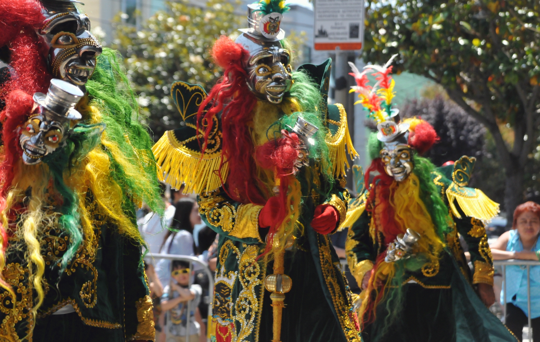 ./San_Francisco_Carnival_Parade_20160529_124729_C16_4129.jpg