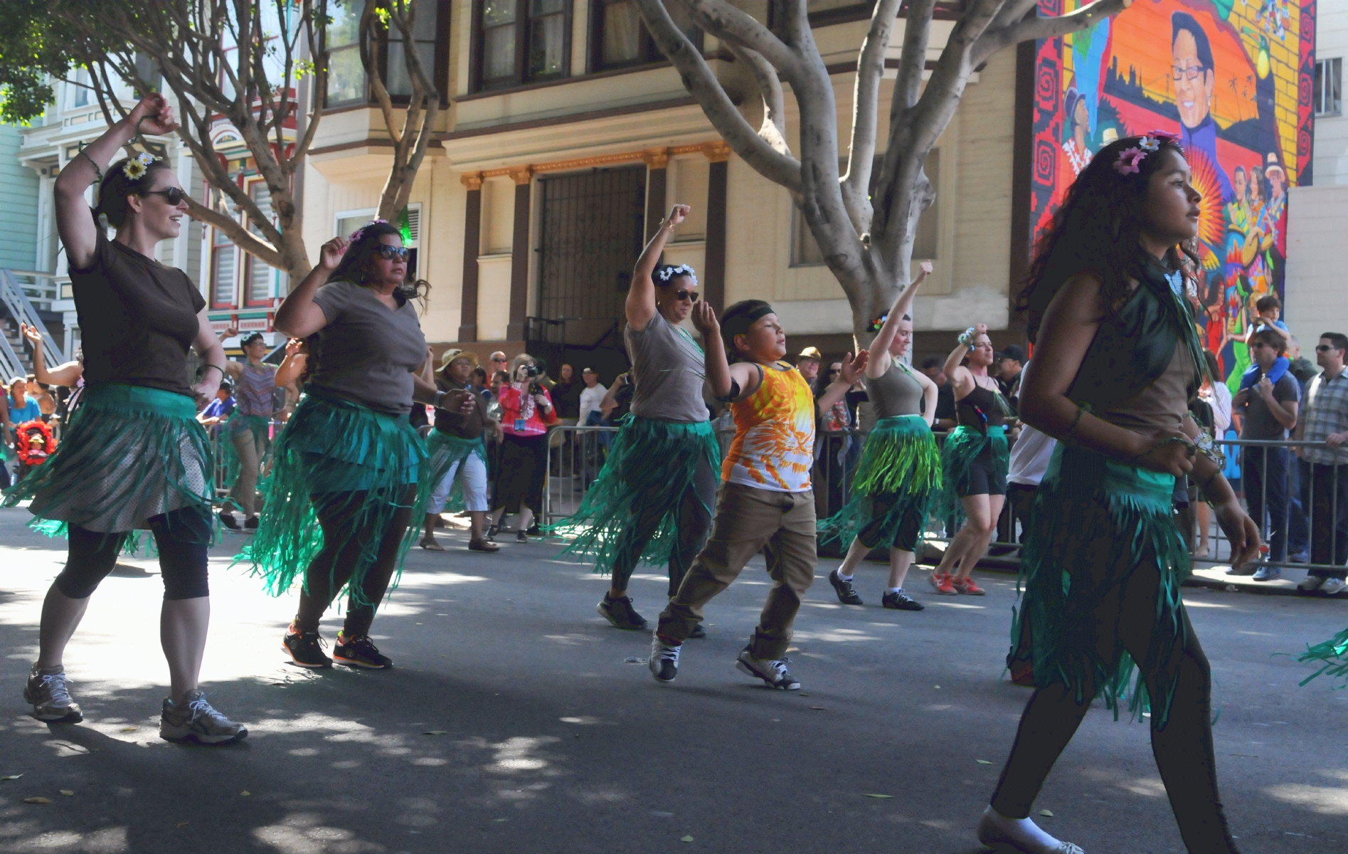 ./San_Francisco_Carnival_Parade_20160529_102938_C16_2195.jpg