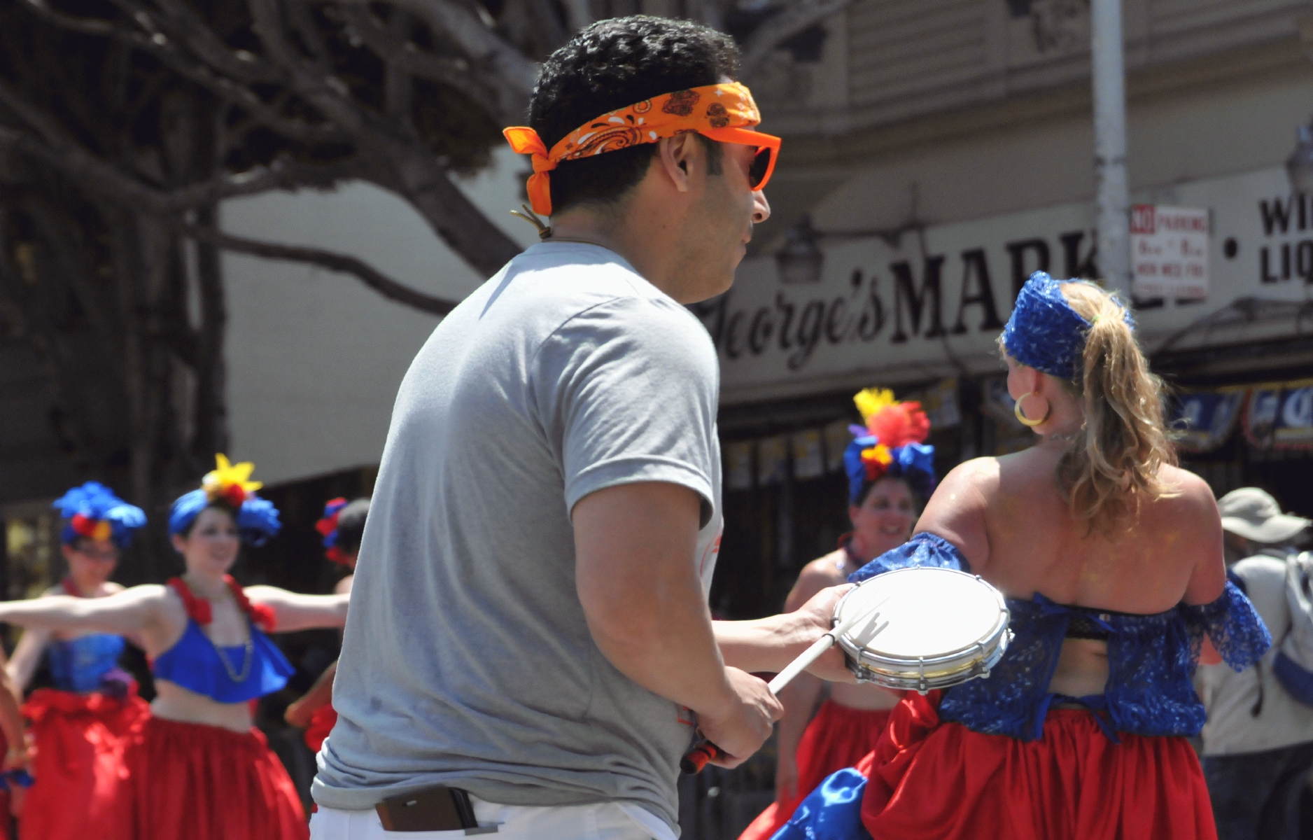 ./San_Francisco_Carnival_Parade_20160529_120252_C16_3516.jpg