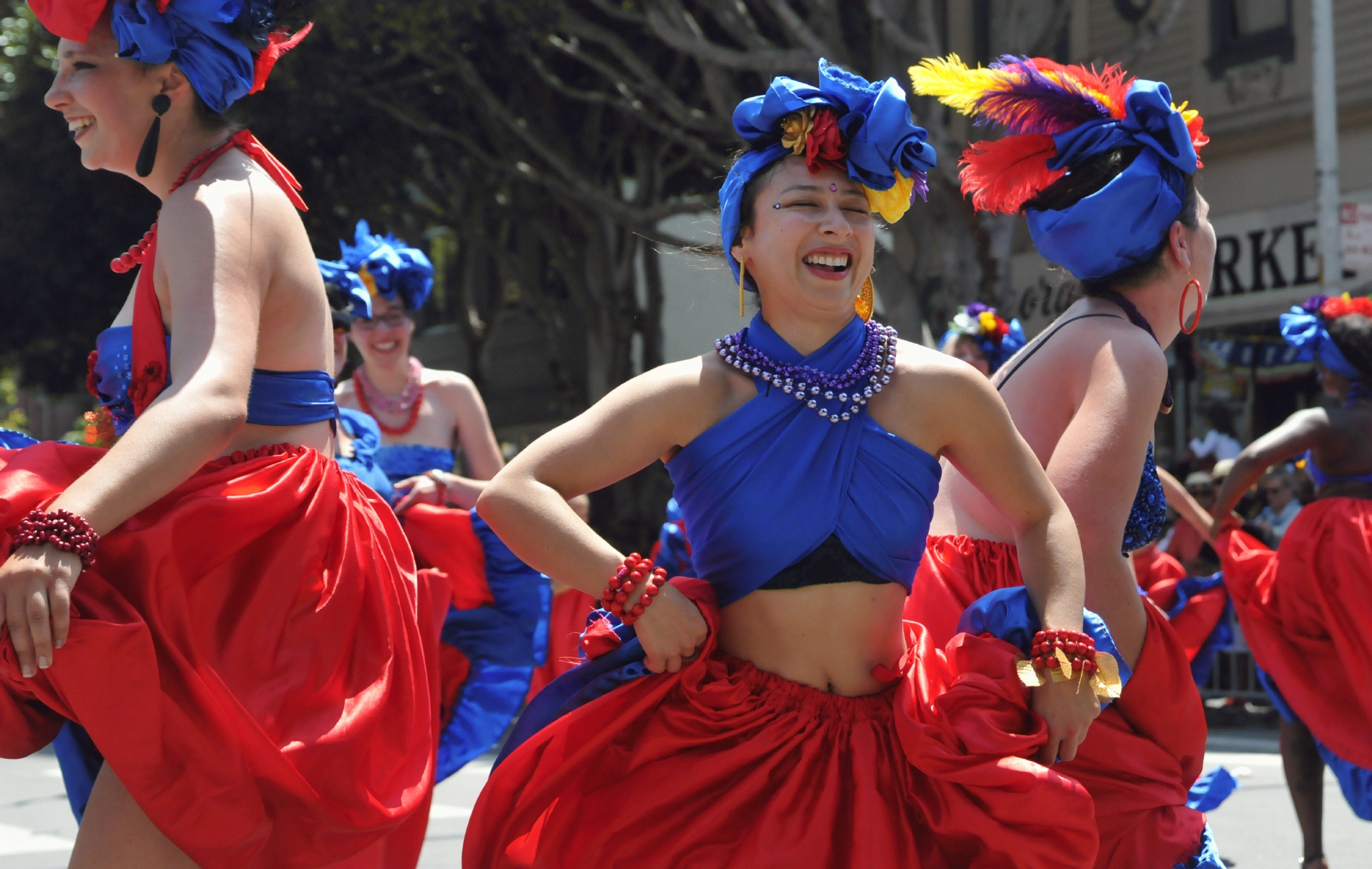 ./San_Francisco_Carnival_Parade_20160529_120318_C16_3521.jpg