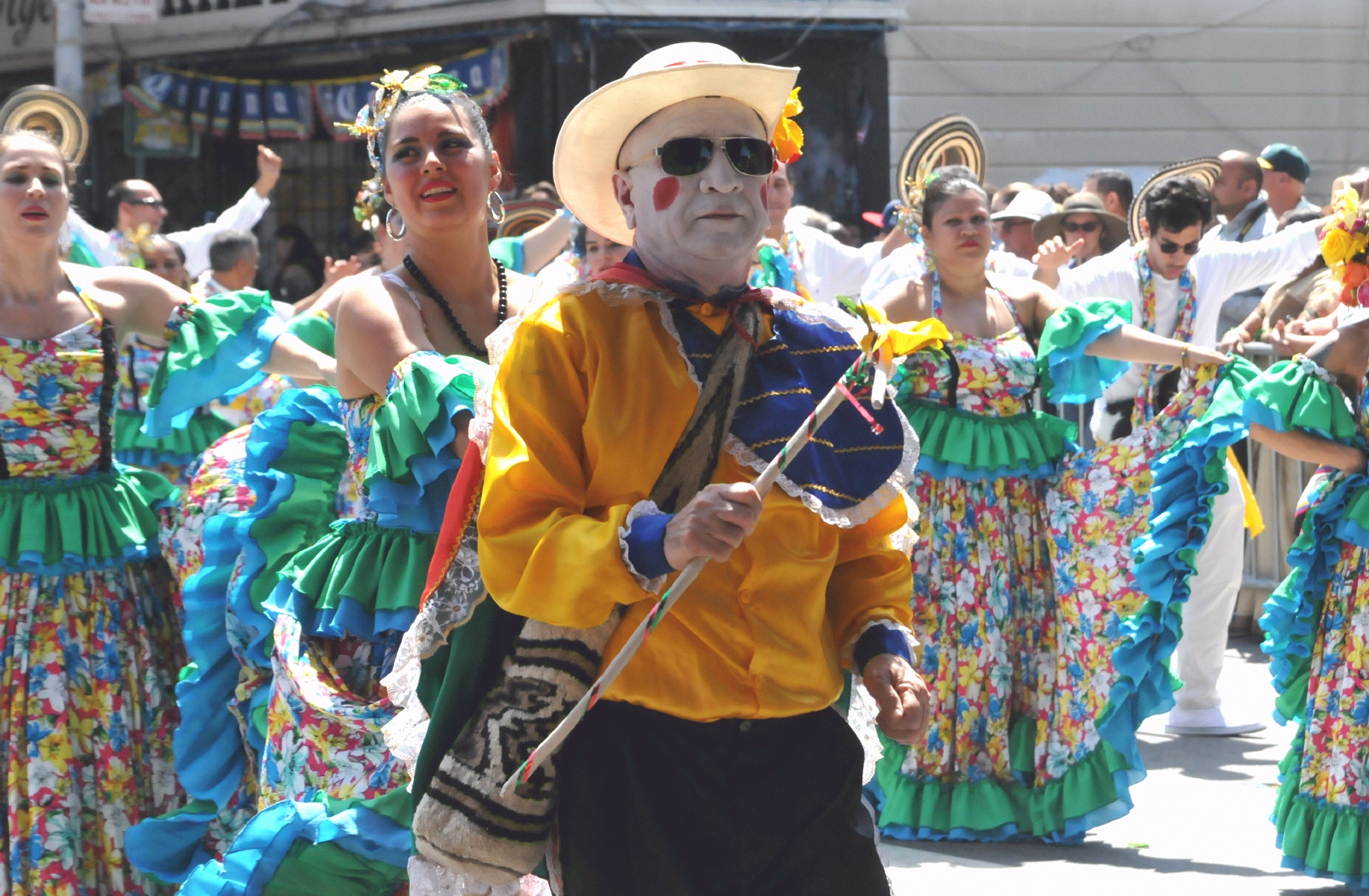 ./San_Francisco_Carnival_Parade_20160529_112154_C16_2958.jpg