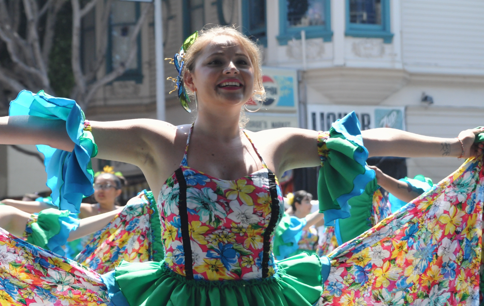 ./San_Francisco_Carnival_Parade_20160529_112252_C16_2975.jpg