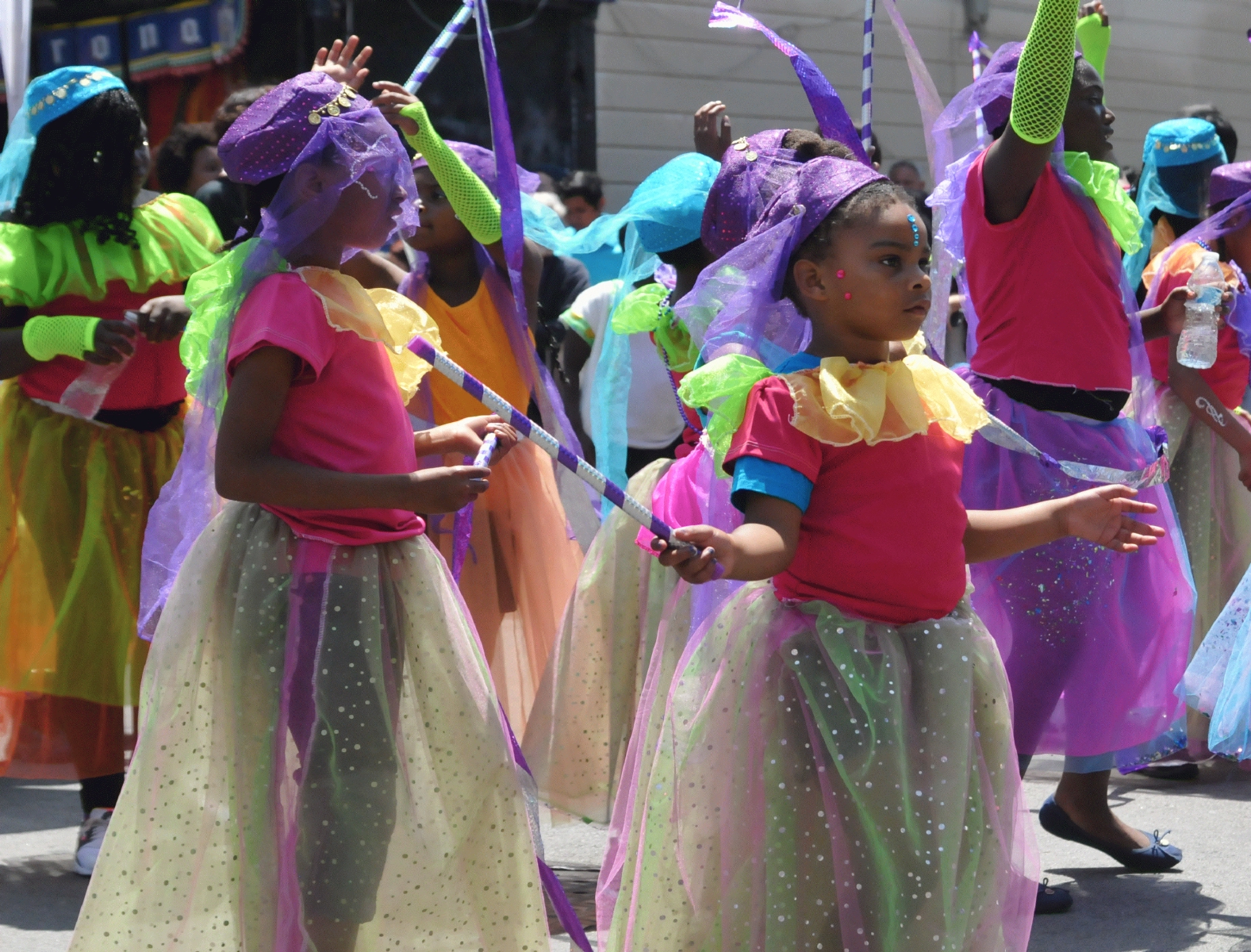 ./San_Francisco_Carnival_Parade_20160529_120558_C16_3554.jpg