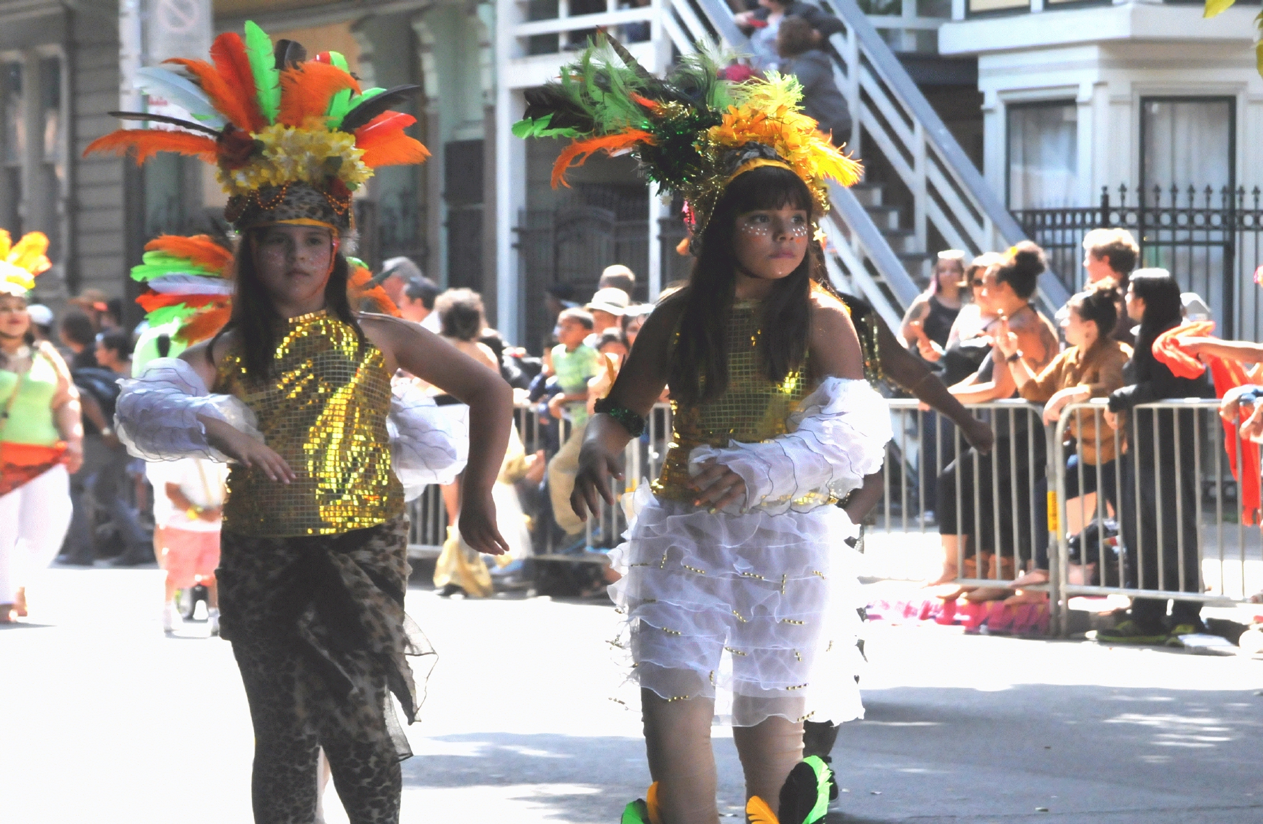 ./San_Francisco_Carnival_Parade_20160529_104857_C16_2434.jpg