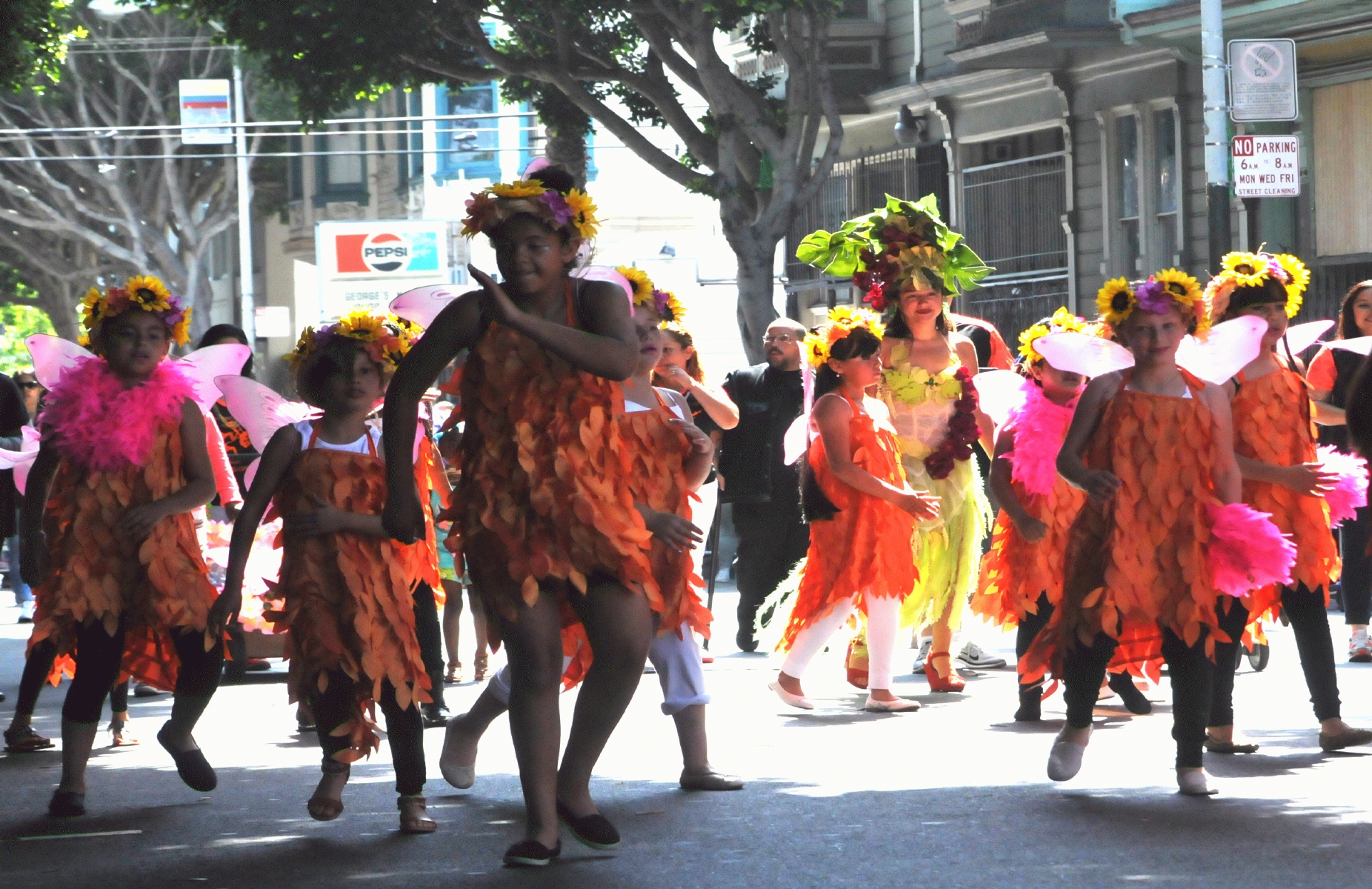 ./San_Francisco_Carnival_Parade_20160529_104426_C16_2359.jpg