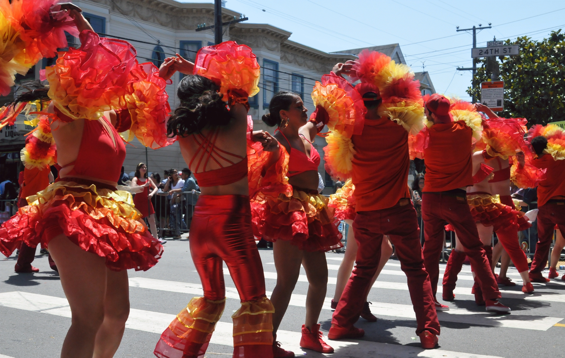 ./San_Francisco_Carnival_Parade_20160529_121808_C16_3734.jpg