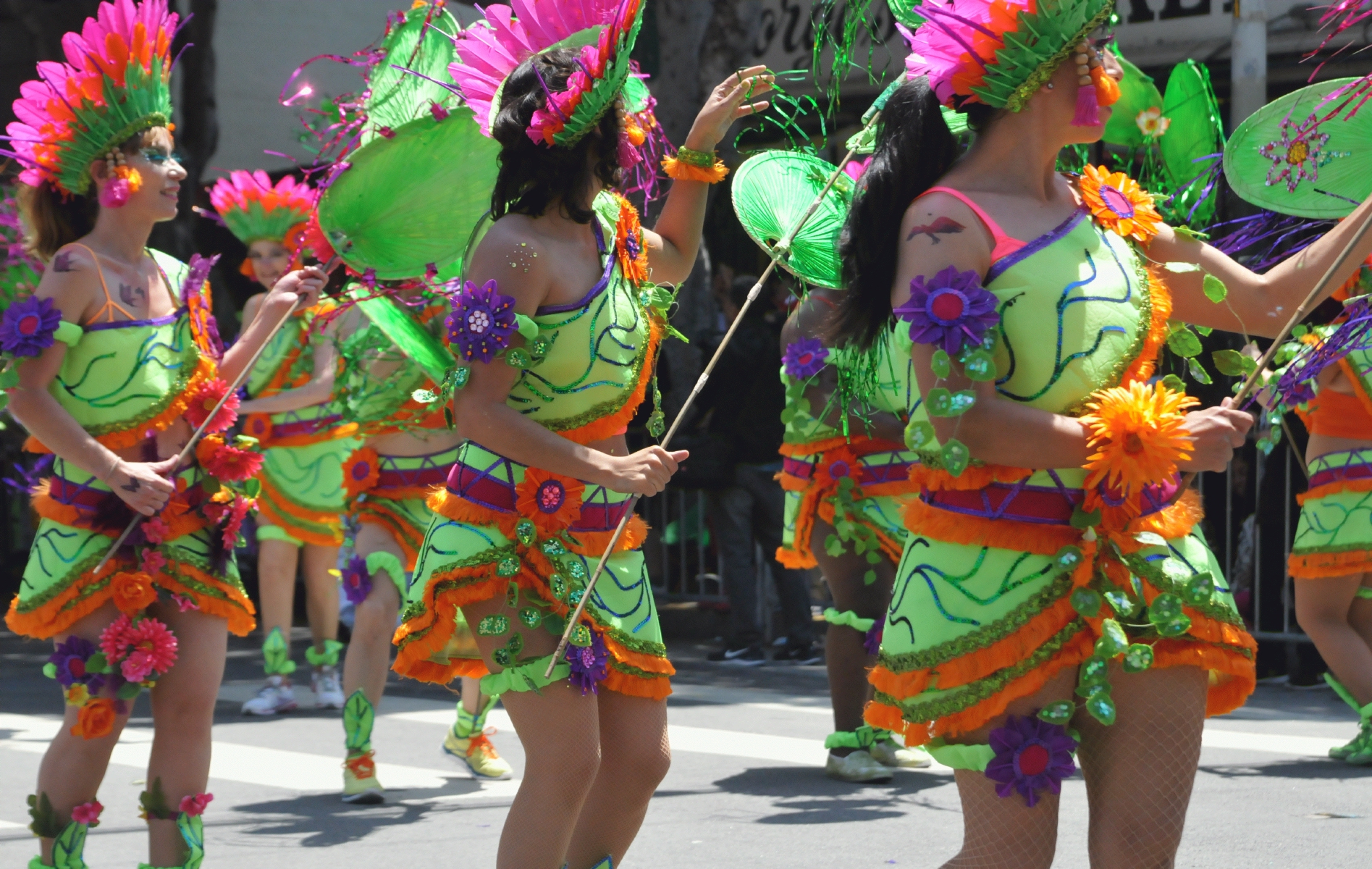 ./San_Francisco_Carnival_Parade_20160529_122543_C16_3849.jpg