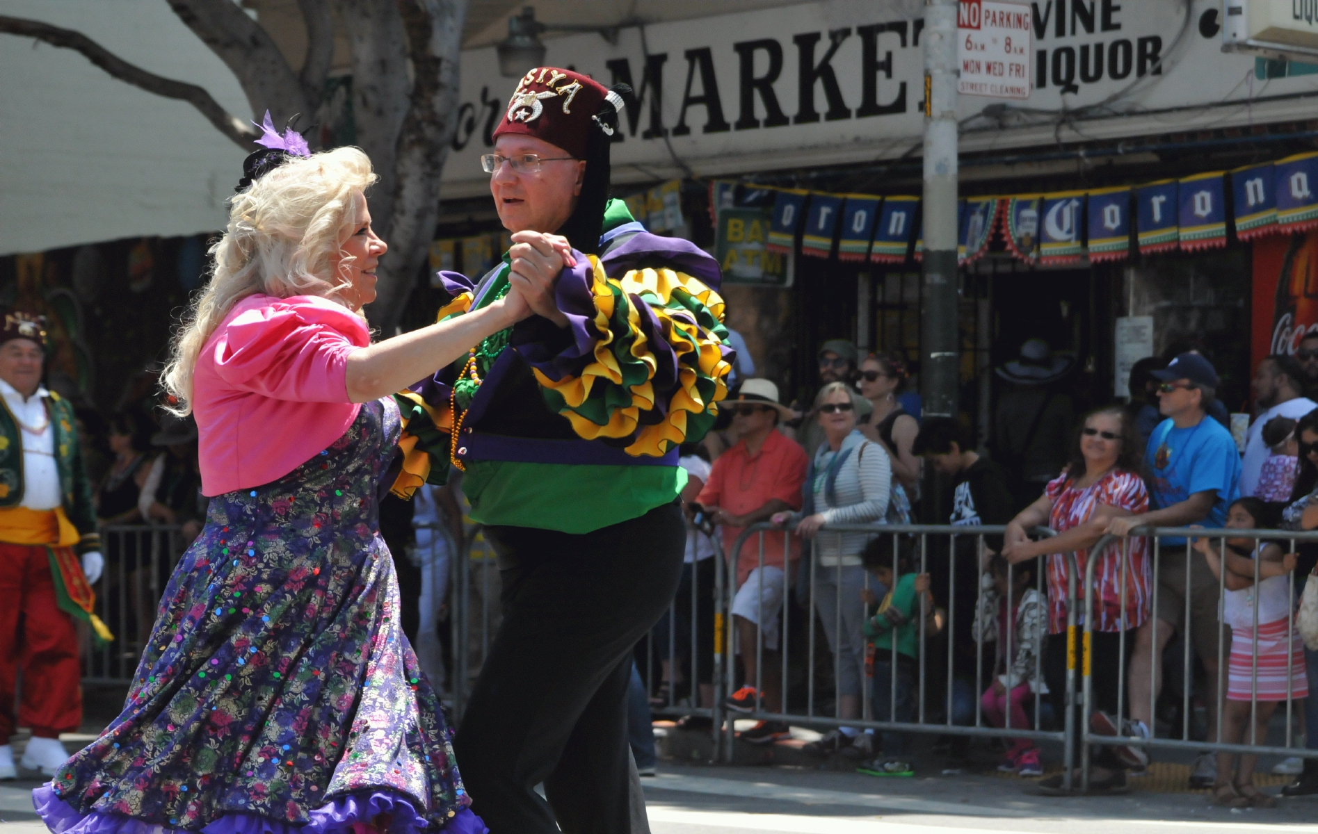 ./San_Francisco_Carnival_Parade_20160529_121630_C16_3702.jpg