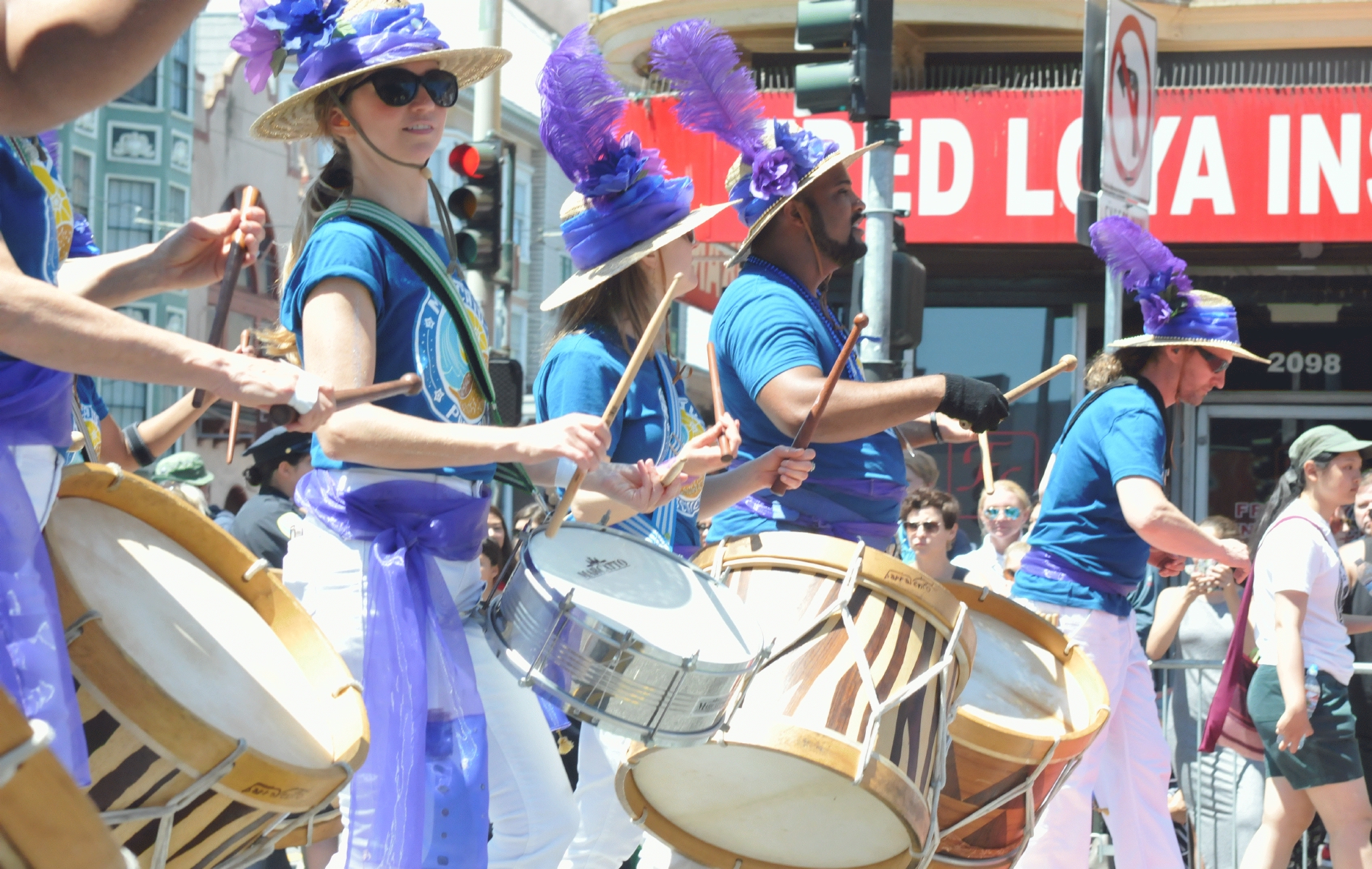 ./San_Francisco_2018_Carnival_Parade_20180527_115625_C18_4646.jpg