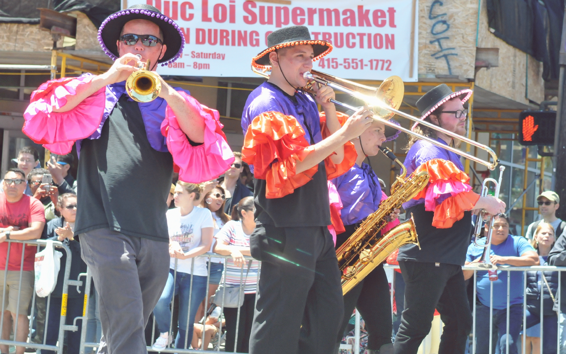 ./San_Francisco_2018_Carnival_Parade_20180527_130125_C18_5376.jpg