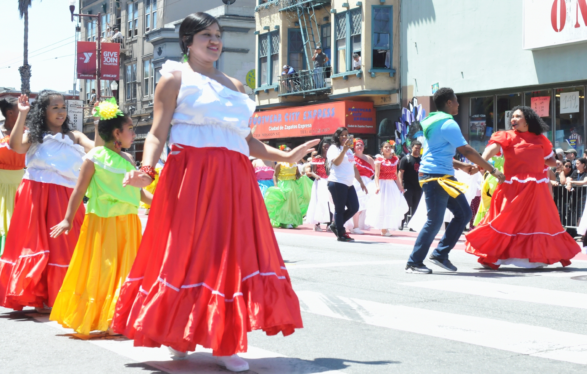 ./San_Francisco_2018_Carnival_Parade_20180527_120210_C18_4687.jpg