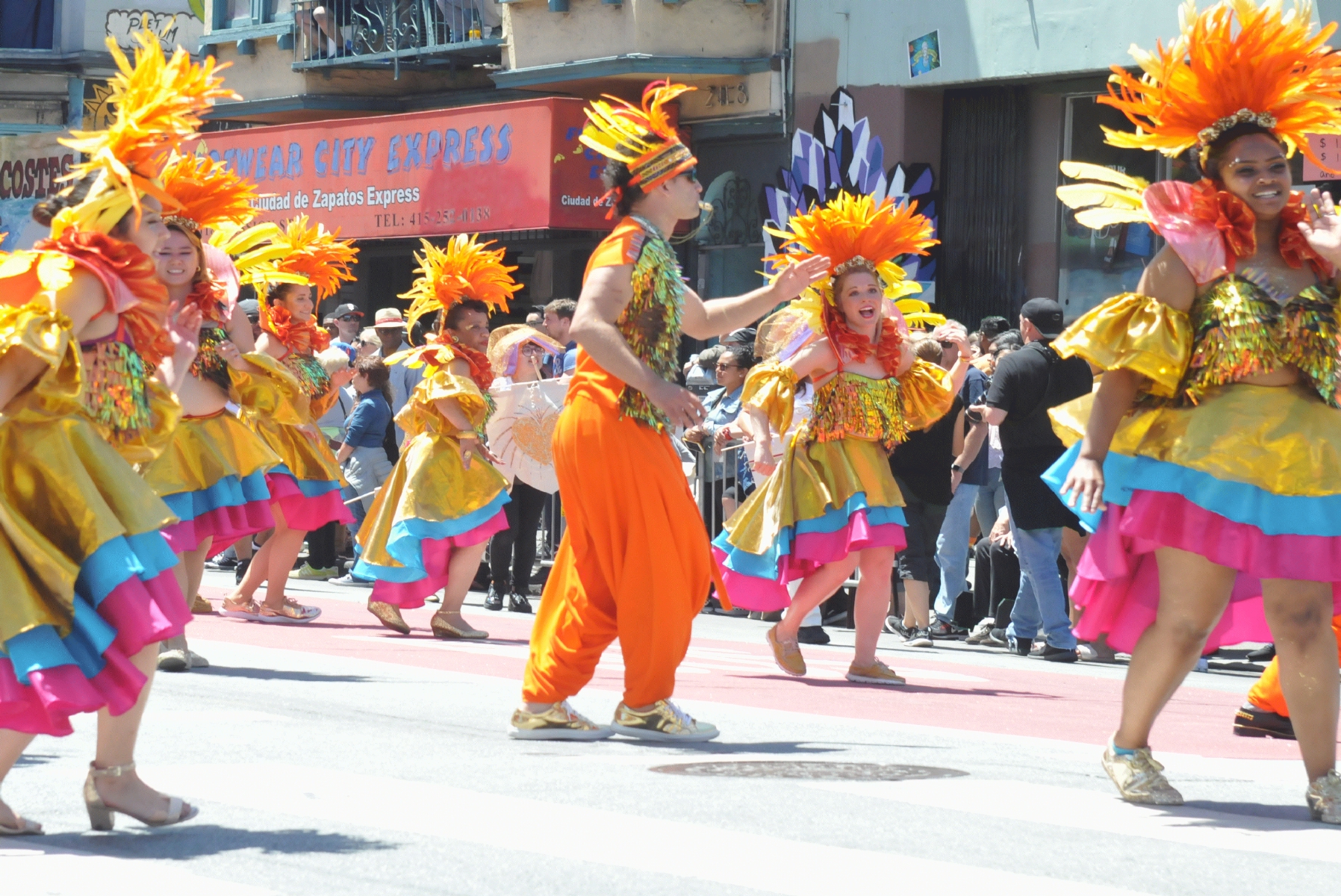 ./San_Francisco_2018_Carnival_Parade_20180527_123053_C19_5066.jpg