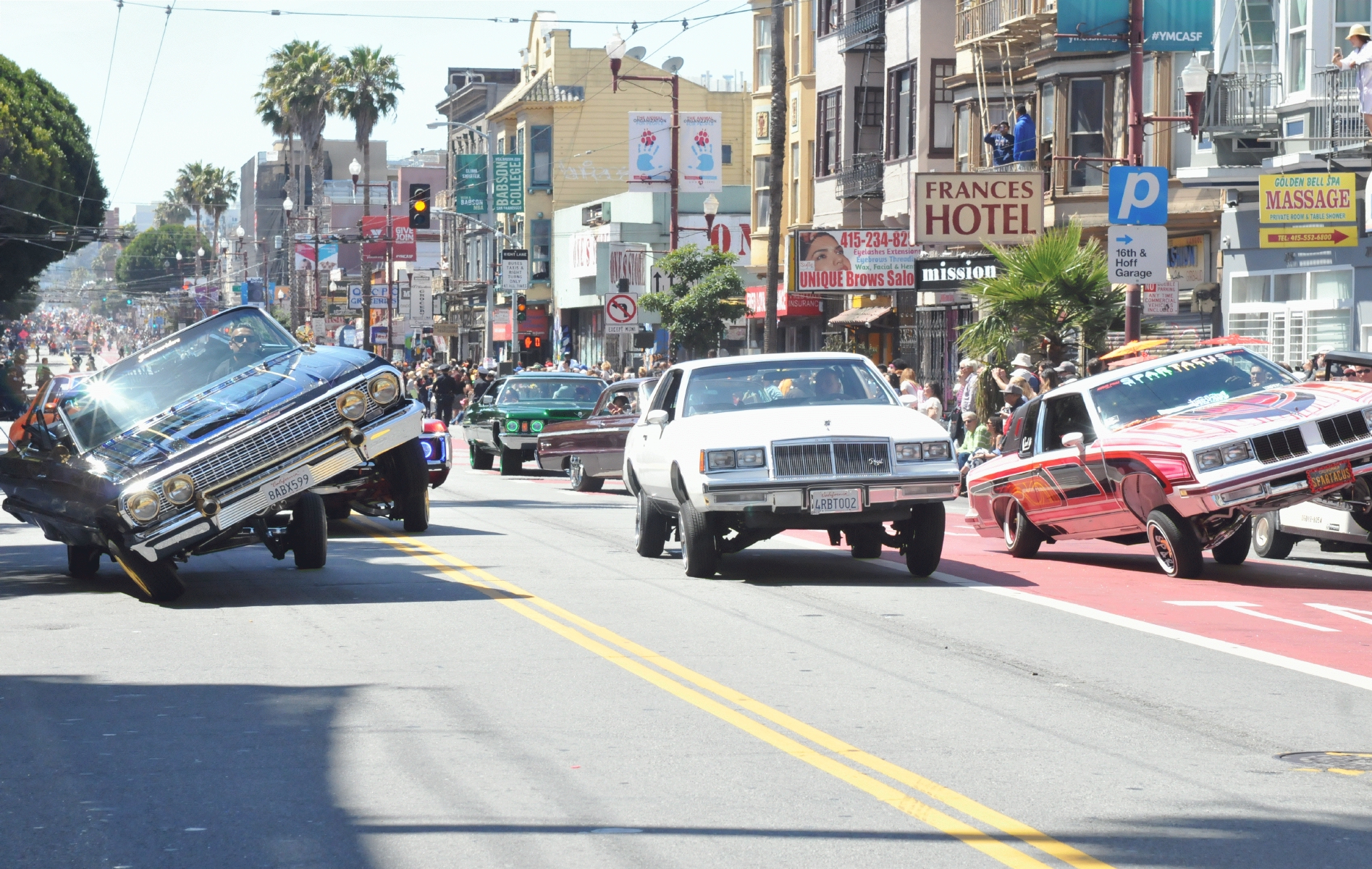 ./San_Francisco_2018_Carnival_Parade_20180527_110436_C18_4064.jpg