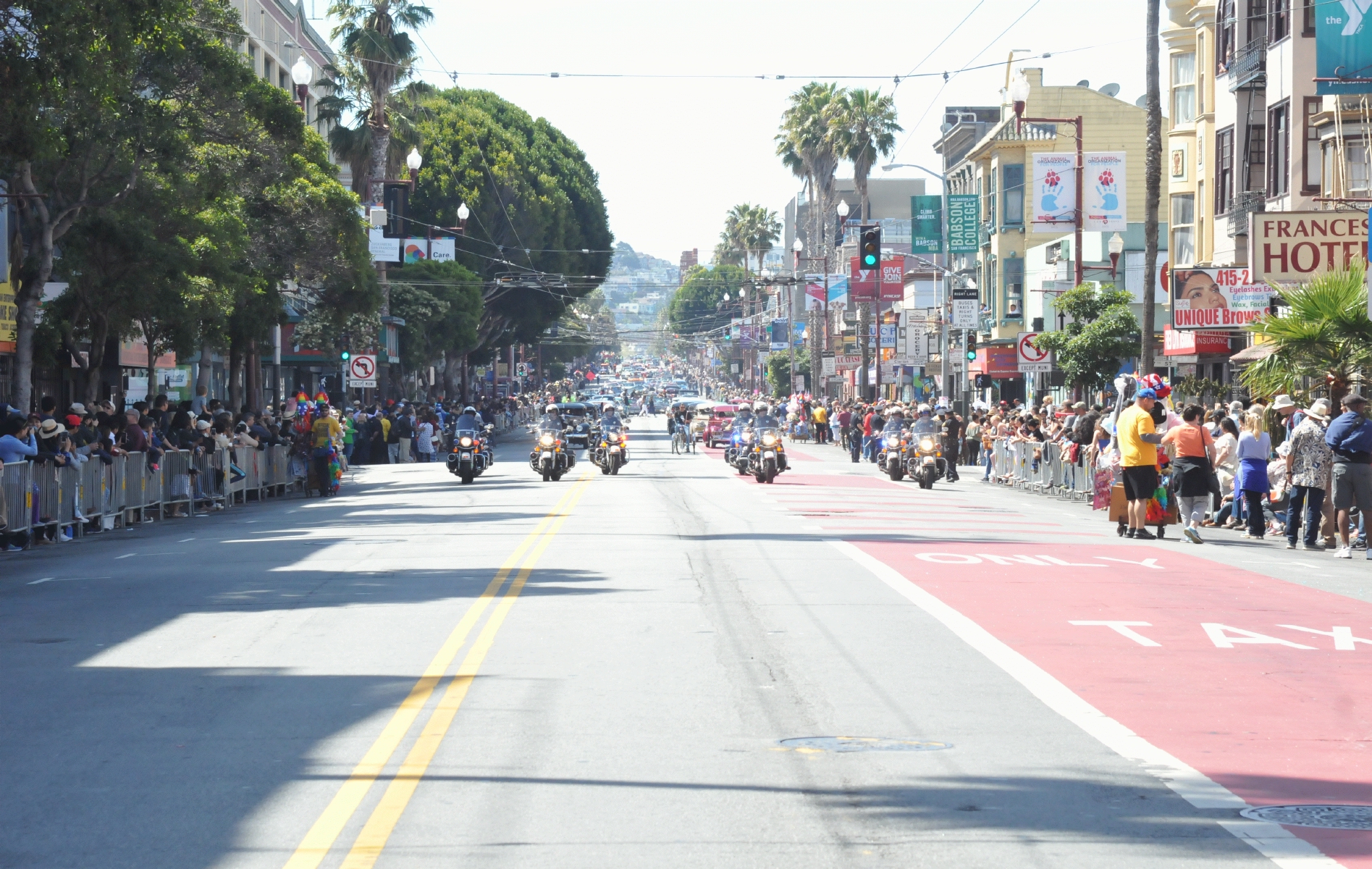 ./San_Francisco_2018_Carnival_Parade_20180527_104527_C18_3950.jpg