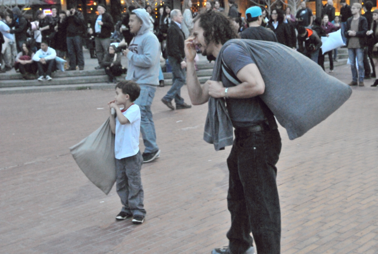 ./Valentines_Day_Pillow_Fight_20140214_174723_C14_0218.jpg