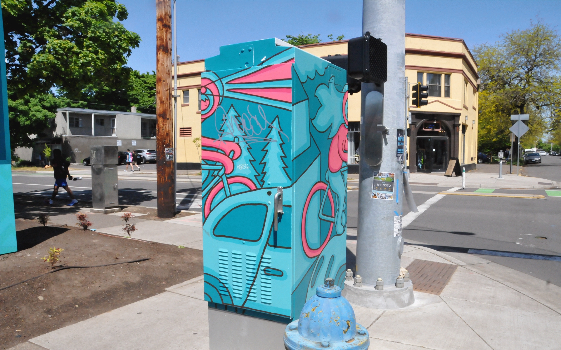 ./Bicycle_Utility_Box_20230512_1210429_C23_0187.jpg