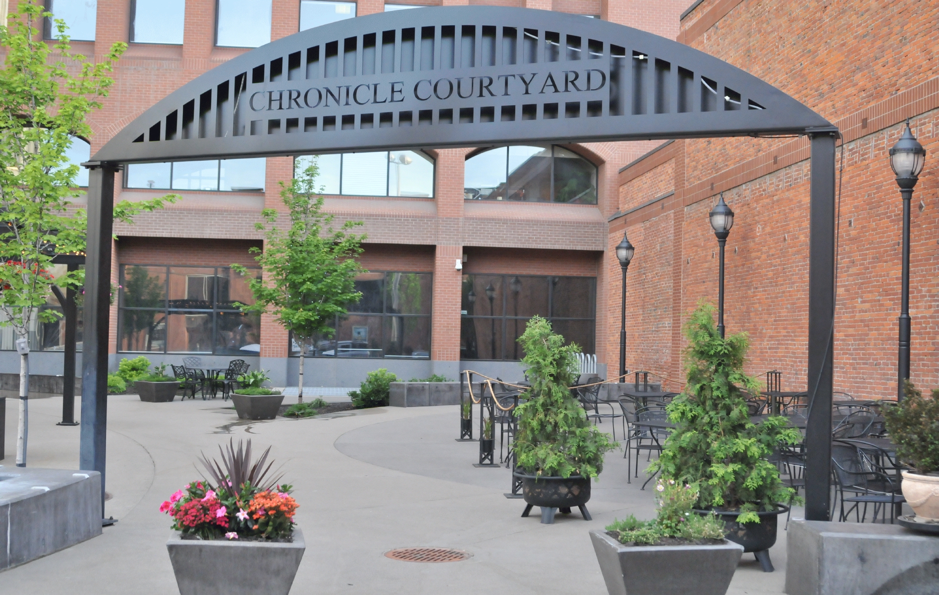 ./Chronicle_Courtyard_Spokane_Washington_20170620_062409_C17_3971.jpg