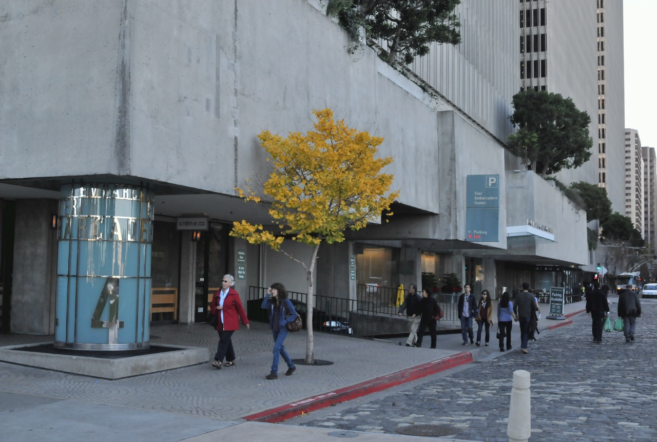 ./Embarcadero_Center_Four_20121124_151230_B12_8245.jpg