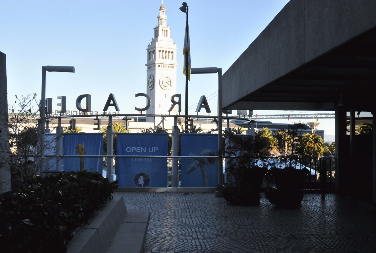 ./Embarcadero_Center_Four_20121124_152136_B12_8278.jpg