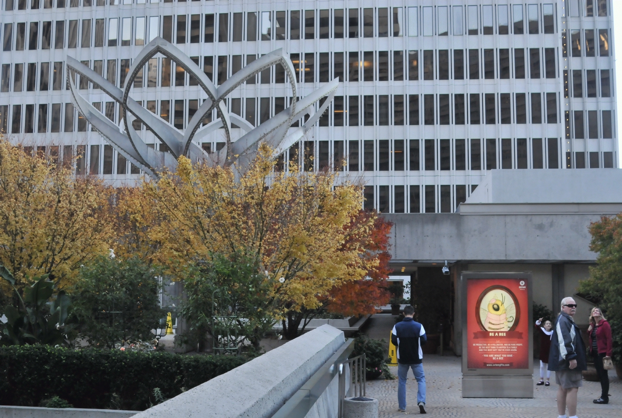 ./Embarcadero_Center_Four_20121124_152304_B12_8286.jpg