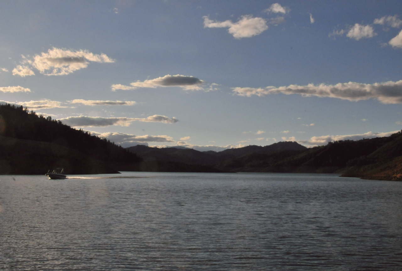 ./Shasta_Lake_20130917_181700_B13_7426.jpg