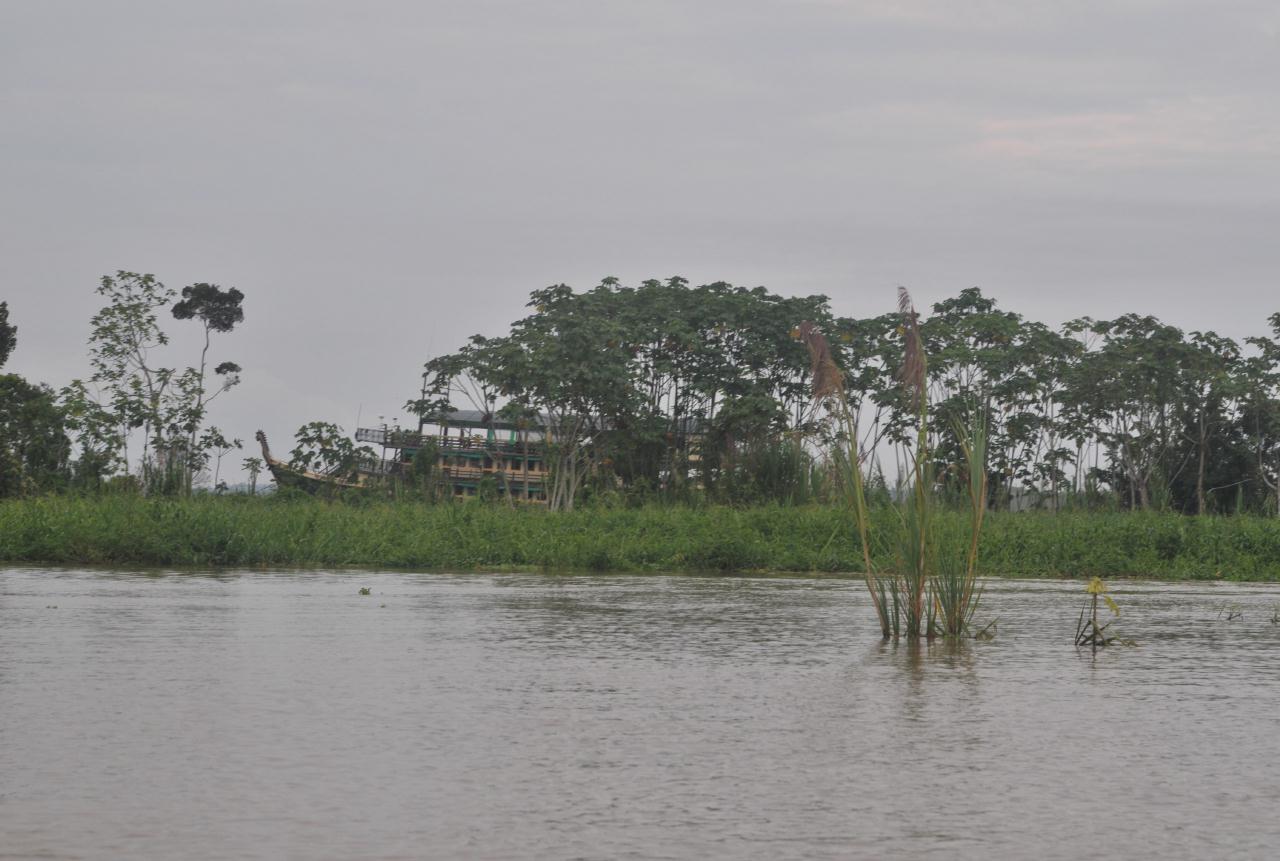 ./Boatride420090408_01_075132_2706BCX.jpg