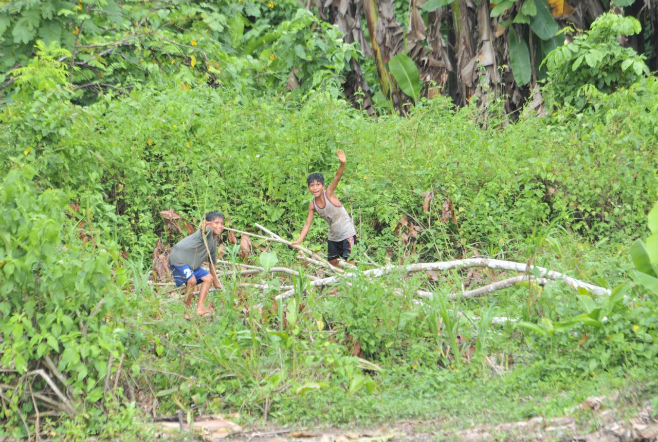 ./AmazonPeople20090405_151054_5293TNT.jpg